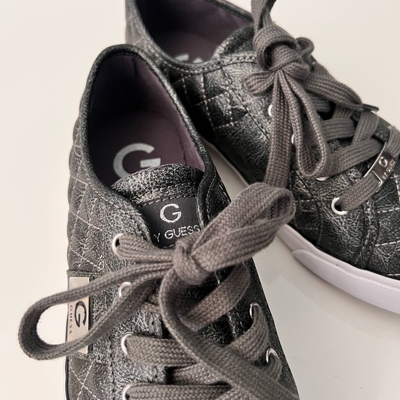 GUESS Women's Loven Gray Sneaker - Picture 8 of 11